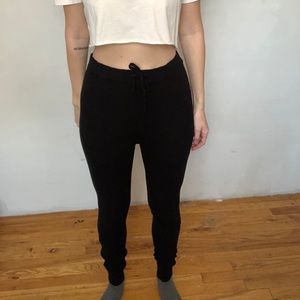 Black Nordstrom soft joggers/leggings